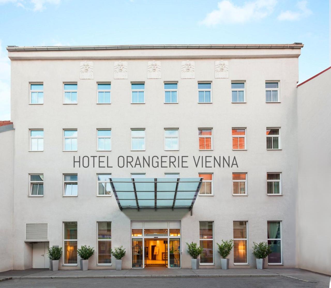 Hotel Orangerie Wina Bagian luar foto